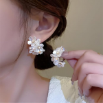 Latest Sweet Romantic Elegant White Flower Hoop Earrings